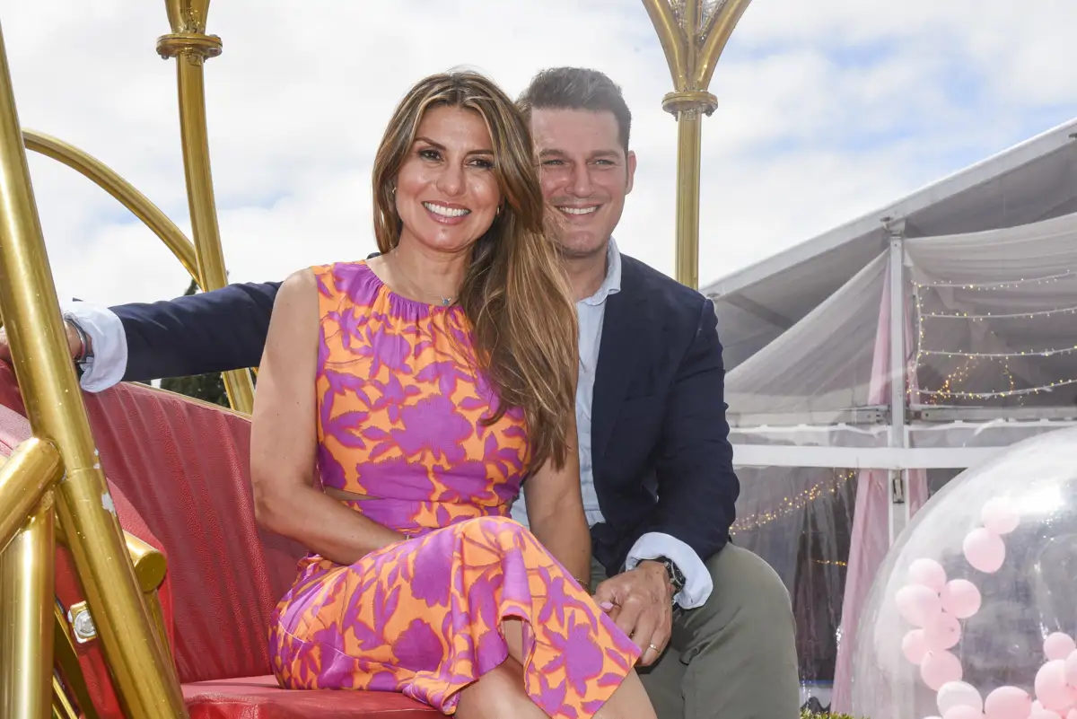 Manu Tenorio y Silvia Casas