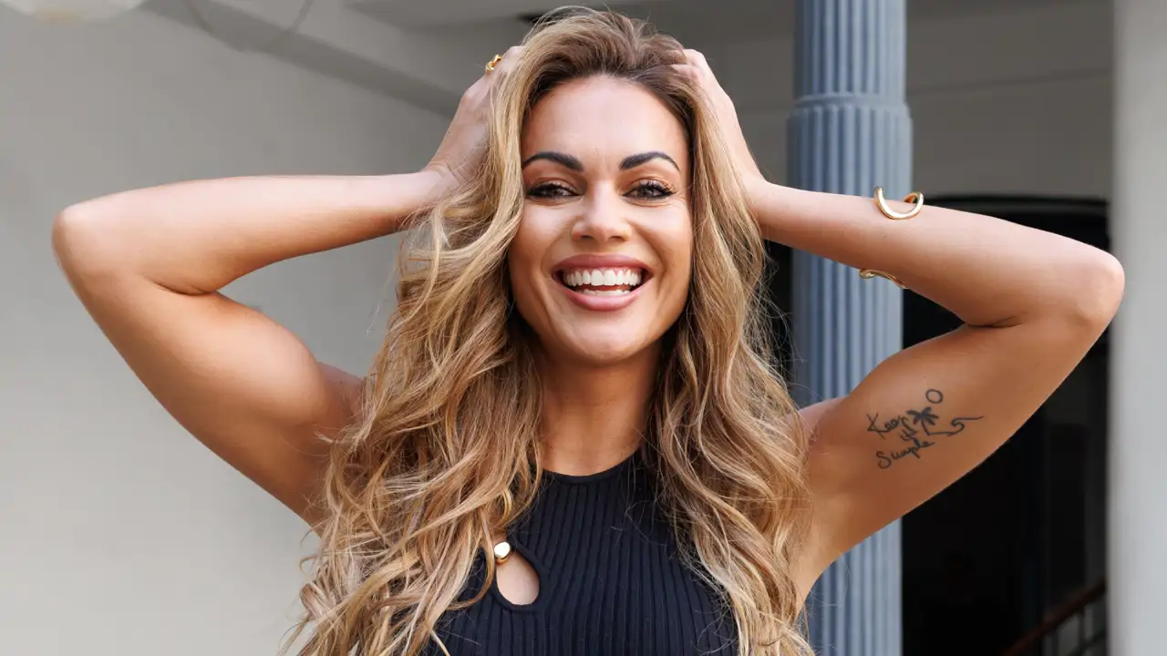 Lara Álvarez nos da las claves de su nuevo cambio de look: "Me veo con tanta luz… Me ha cambiado un poco la personalidad, esa forma de presentarme. Refleja el momento vital en el que me encuentro"