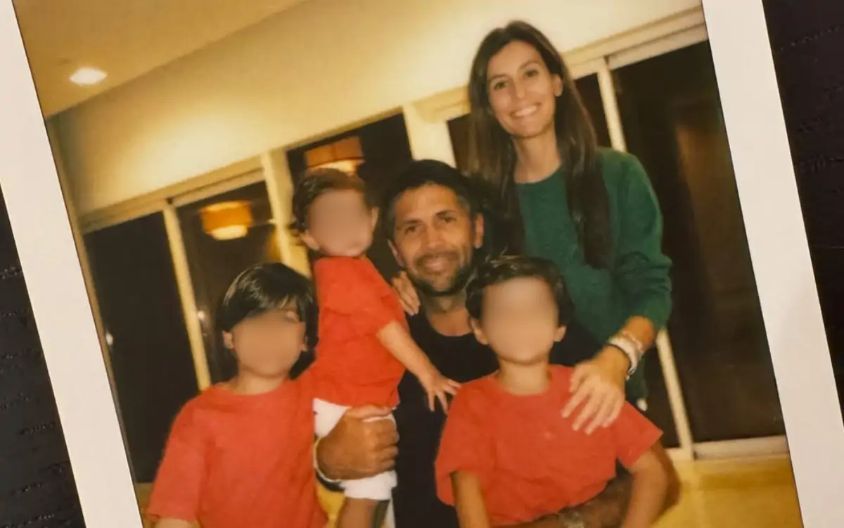 Ana Boyer celebra el primer mes de su hija Mía con una tierna fotografía  familiar: “Ya somos seis. Imposible explicar la felicidad que nos has  traído”