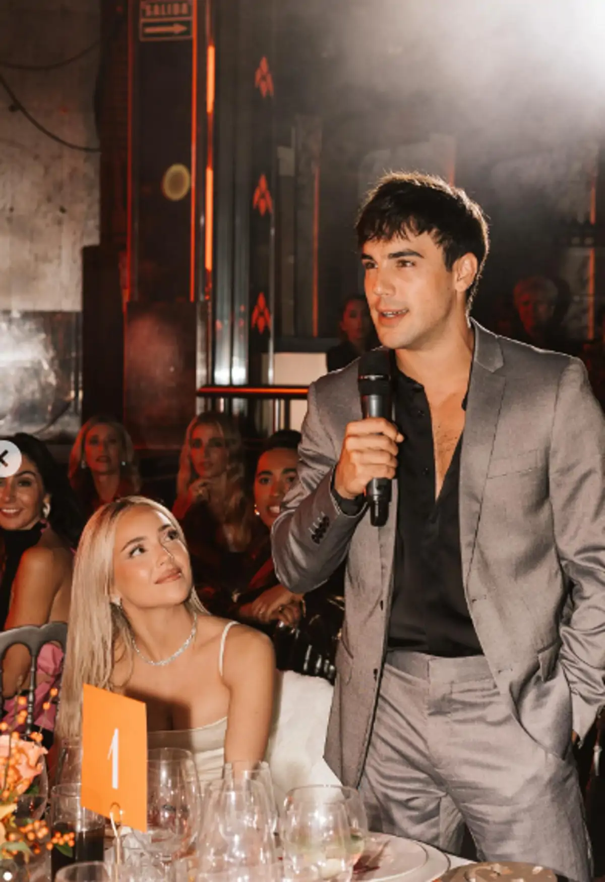 Ana Mena y Óscar Casas