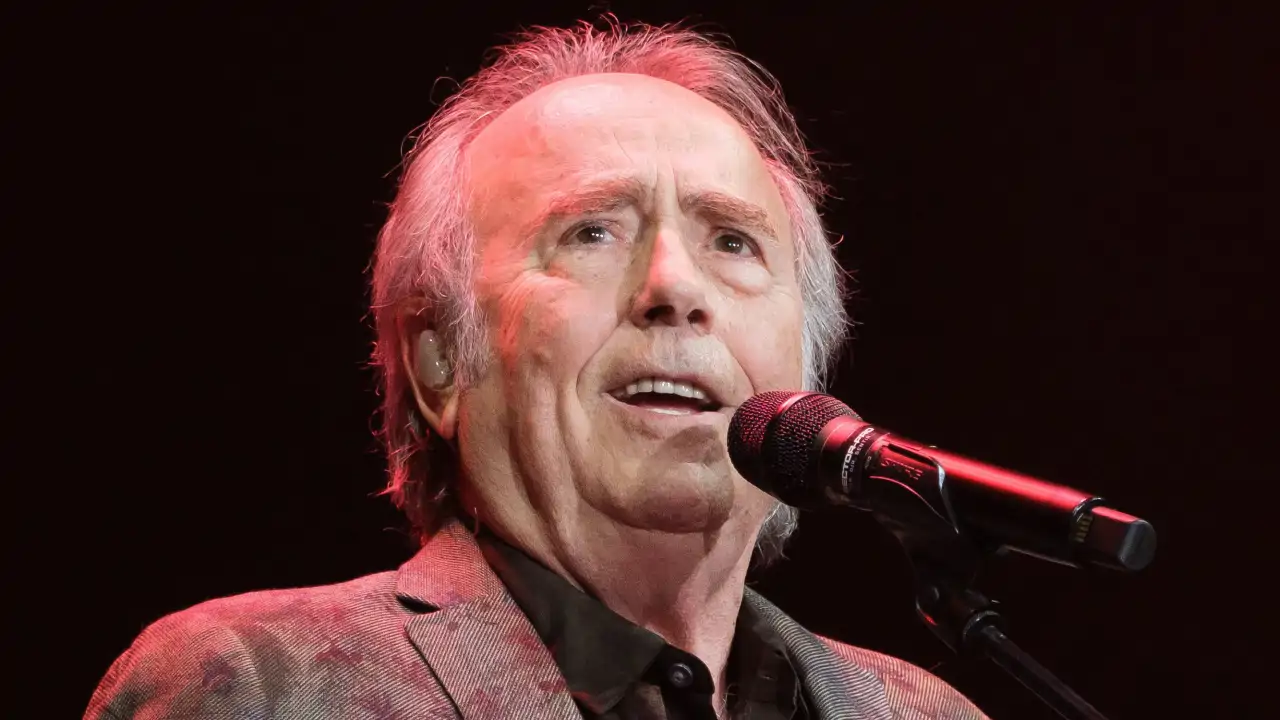 Joan Manuel Serrat: “Amo el calor, el agua y el mar desde que empieza el verano hasta Navidad. Me cambia mucho la vida. Soy una persona que ama y agradece mucho el