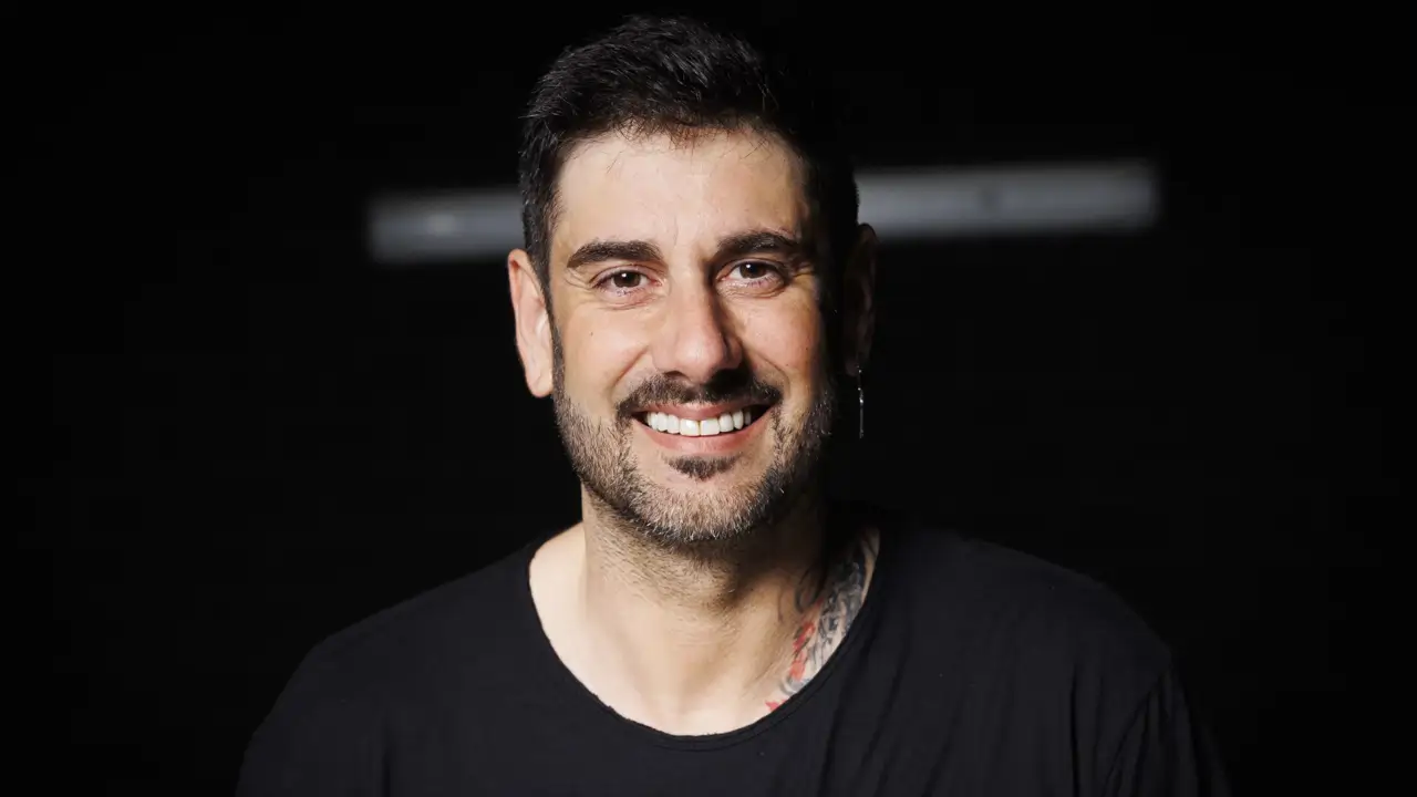 melendi looks