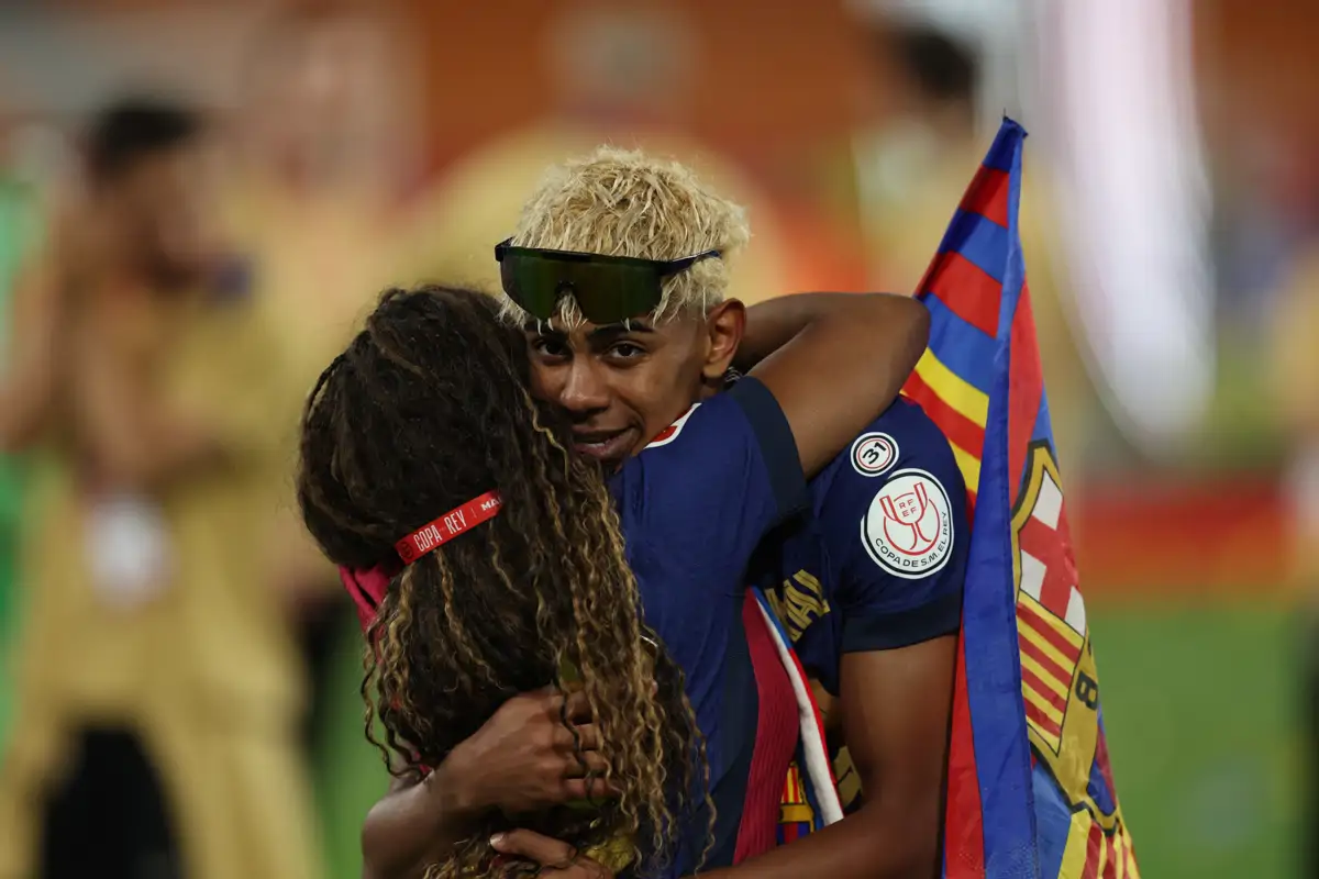 Lamine Yamal y su madre