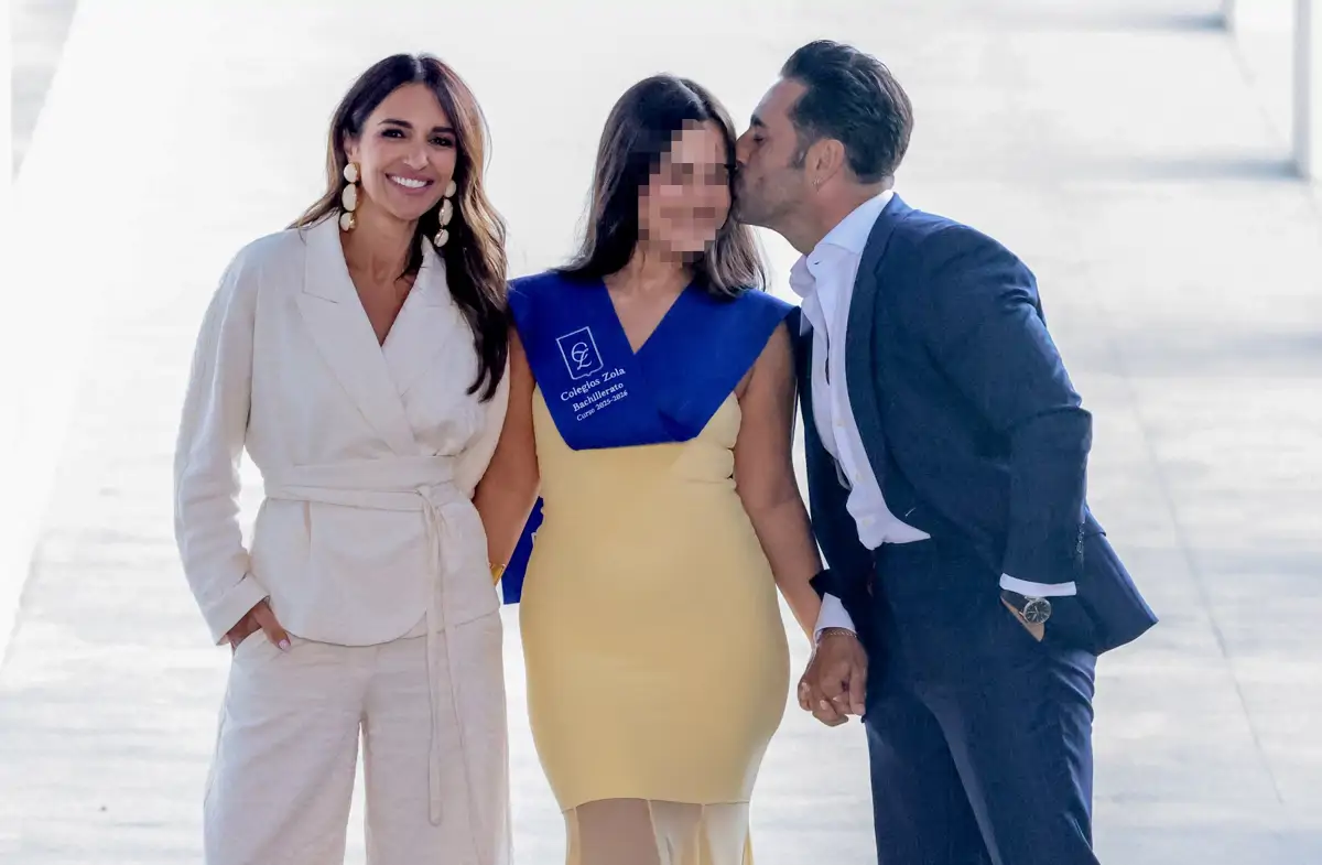 Paula Echevarría y David Bustamante con su hija 