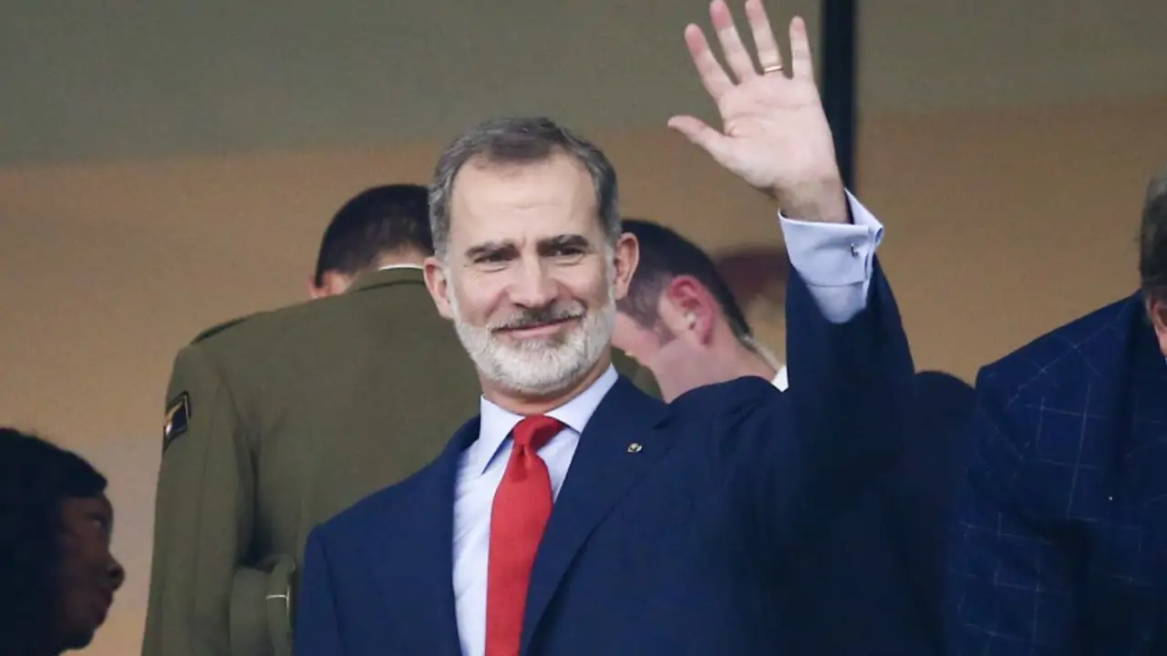 El Felipe El nuevo paso al frente del rey Felipe VI con su presencia en el ...