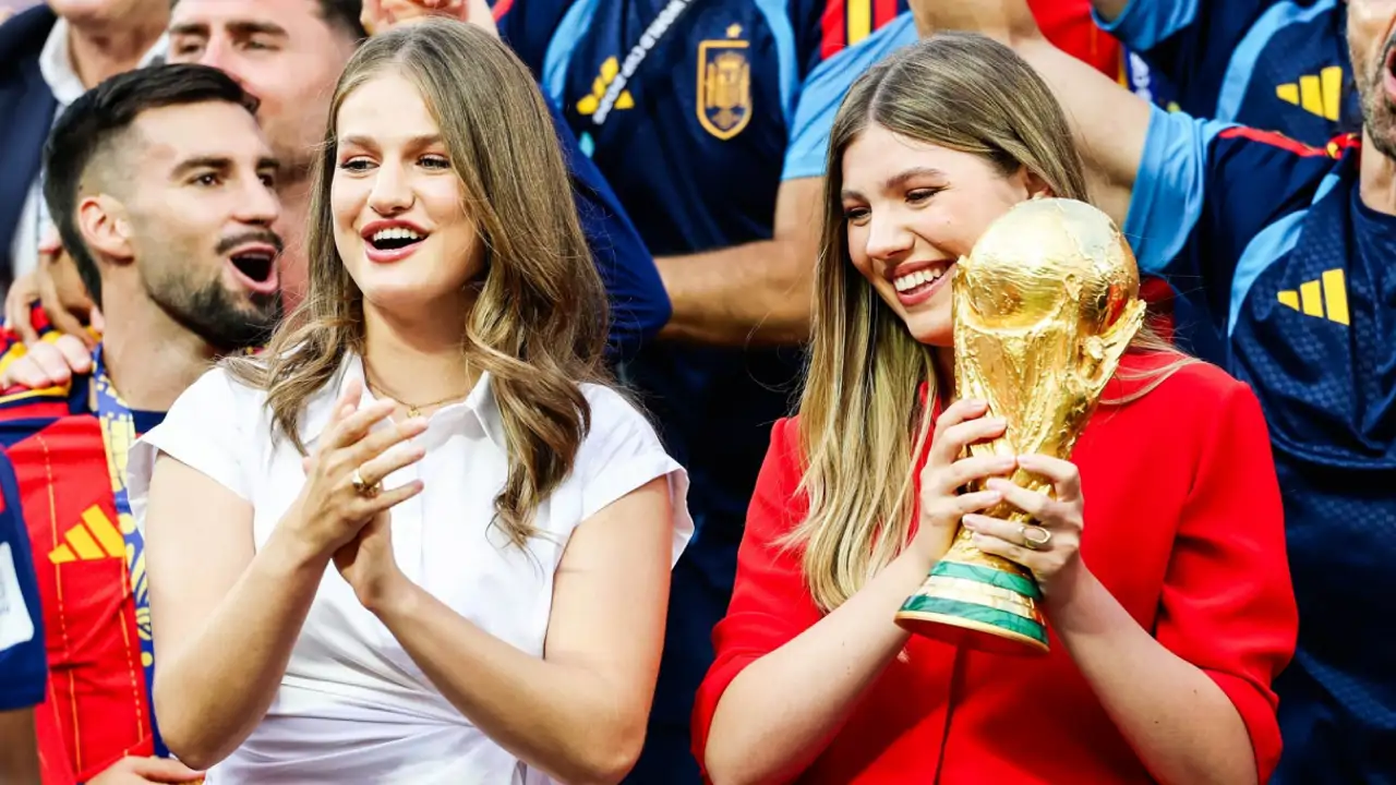 María José Gómez Verdú, experta en protocolo: "La Familia Real compartió un mismo código emocional, reaccionando con naturalidad a los momentos más importantes del partido"