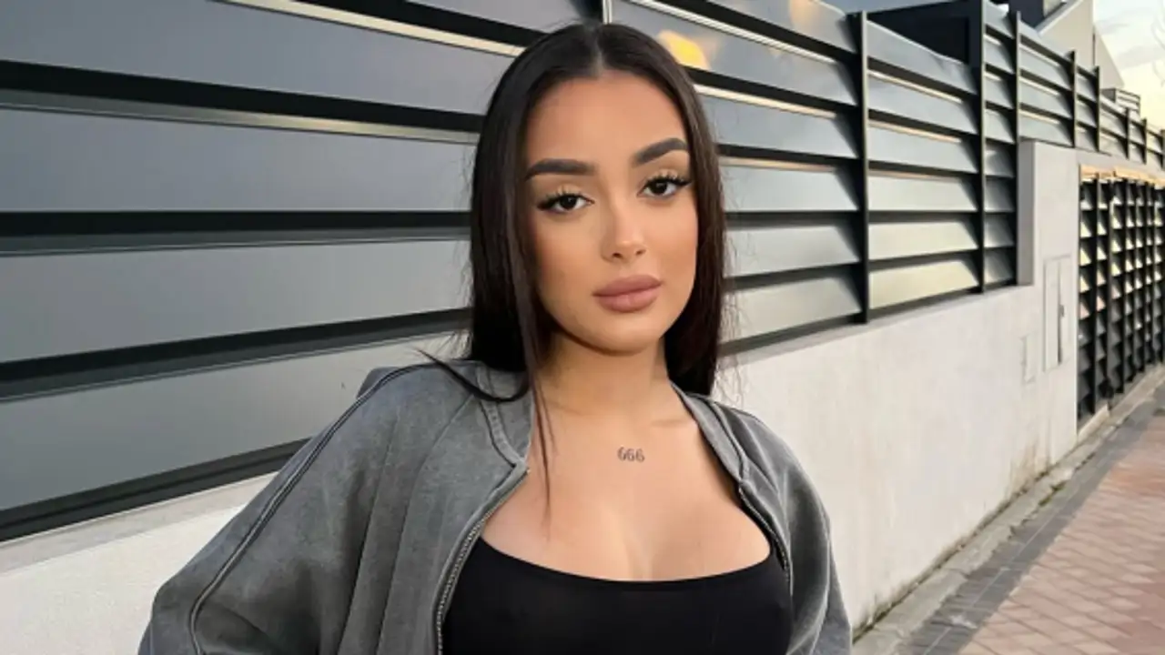 Julia Janeiro Juls