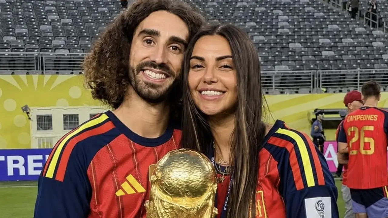 Cucurella y Claudia