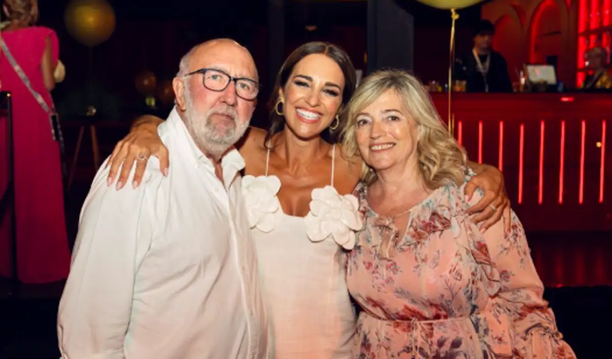 Paula Echevarría con sus padres