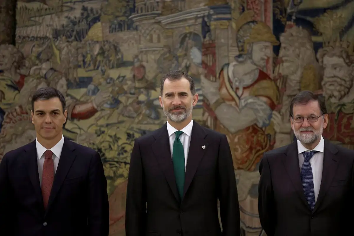 Felipe VI y Pedro Sánchez y Mariano Rajoy